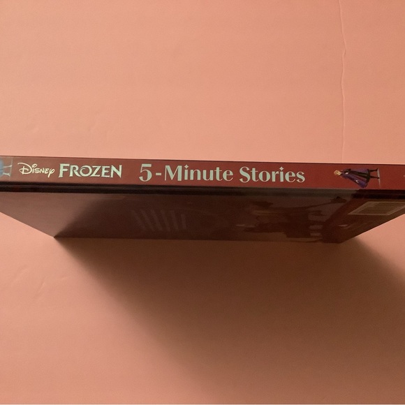 New Disney Book Frozen 5 Minute Stories - Picture 6 of 6